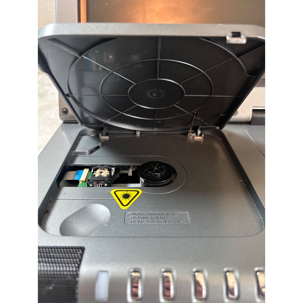 Classic Durabrand Portable DVD Player PDV-709‎ AS-IS - Picture 4 of 6